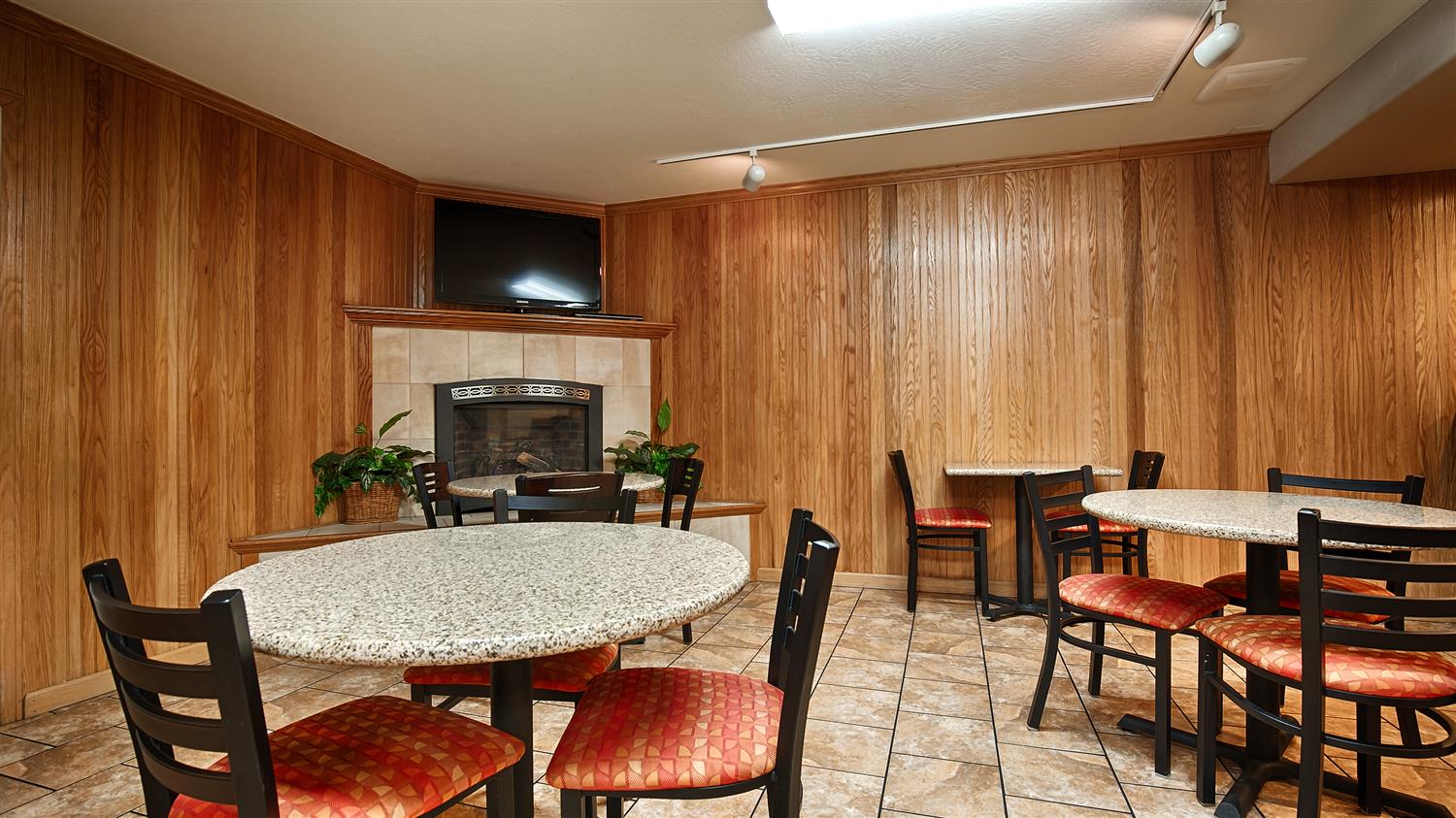 Best Western Plus Humboldt Bay Inn 42/47