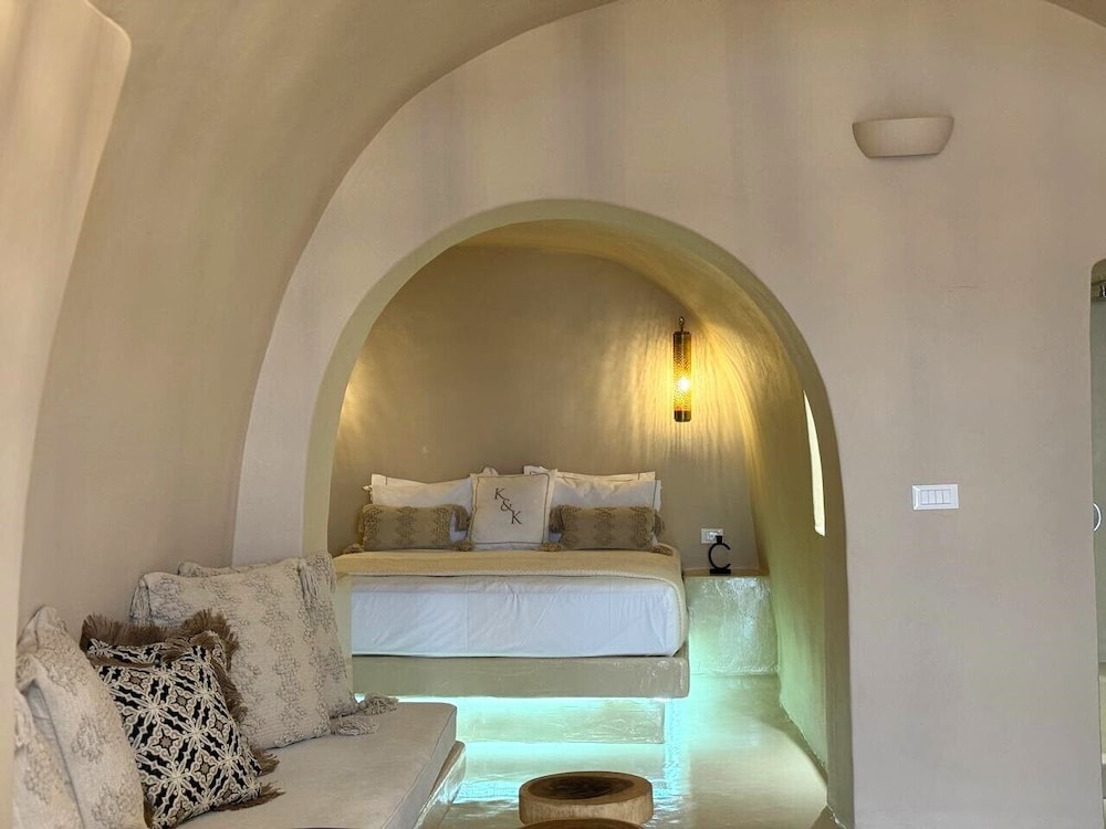The A Collection, Oia by K and K 7/50