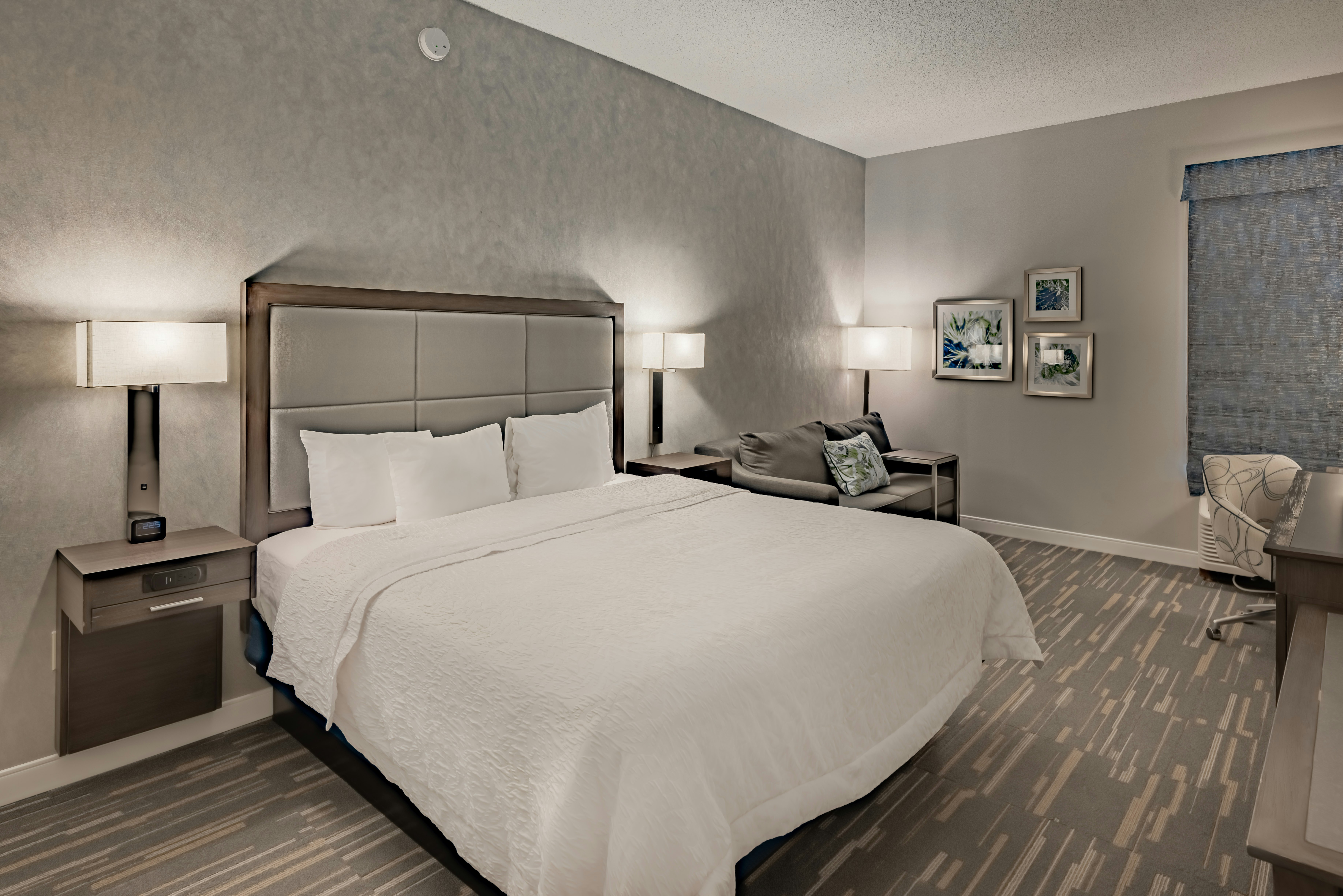 ROOM, KING BED, ACCESSIBLE