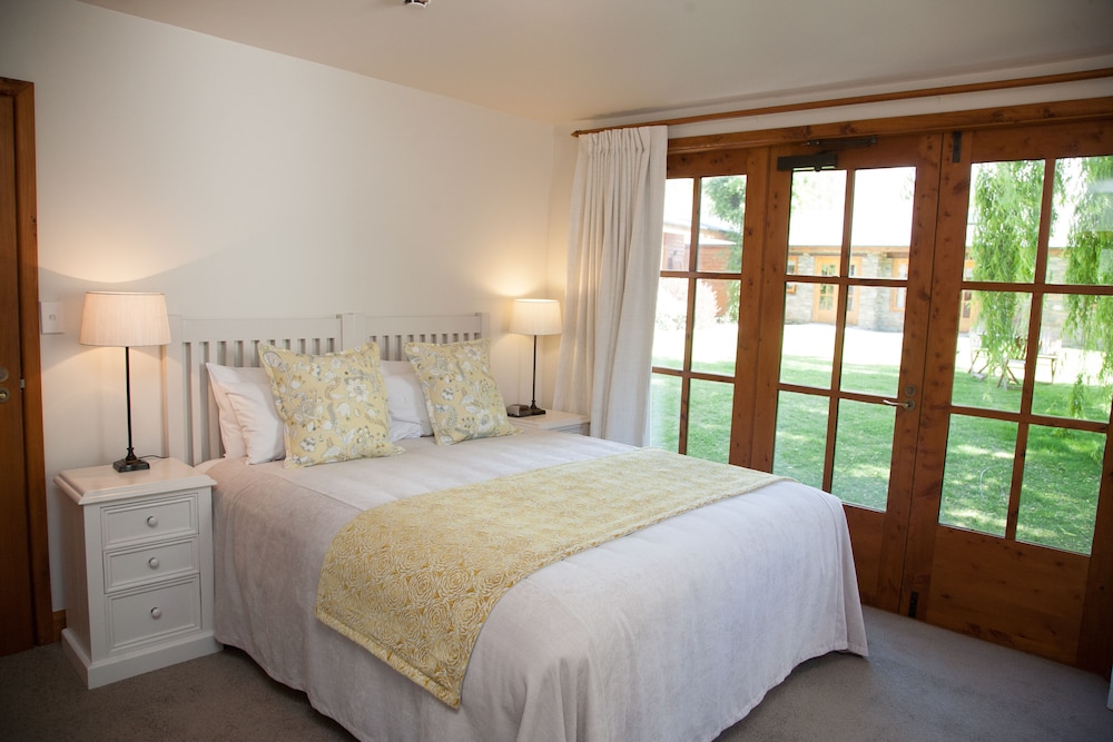 Wanaka Homestead Lodge Cottages 16/48