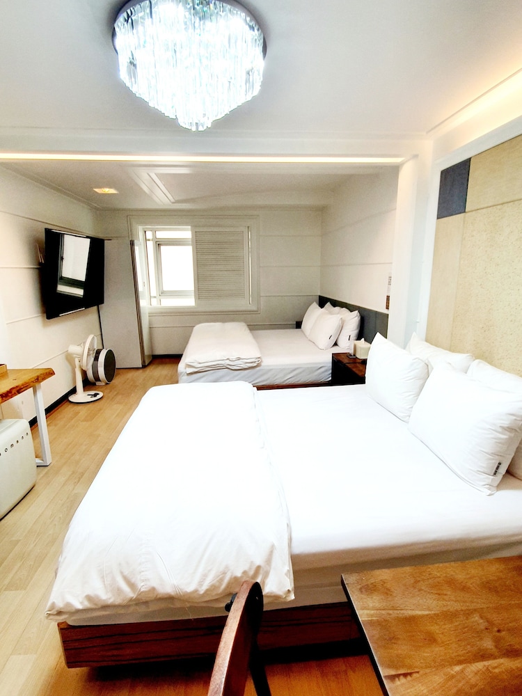 Uneed Hotel 15/60