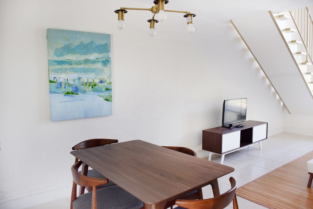 Coral Reef Suites 57/75