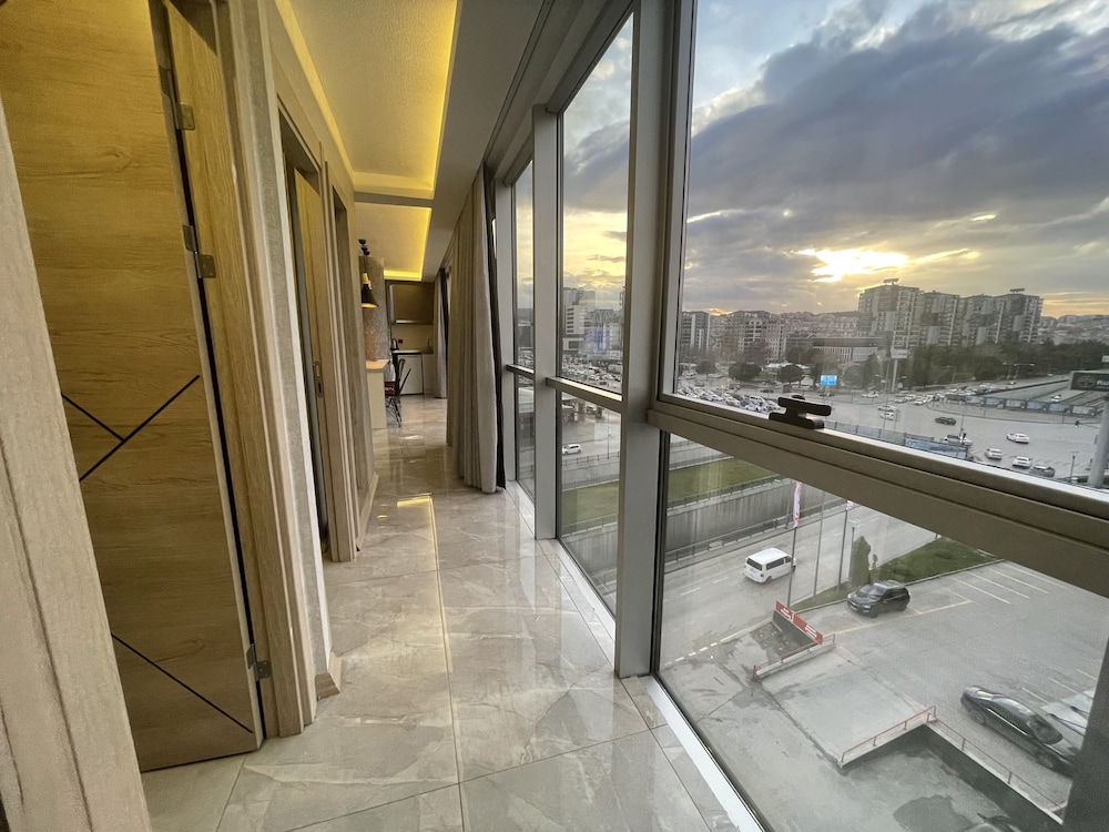 Le Luxe Suites Hotel & Spa 24/50