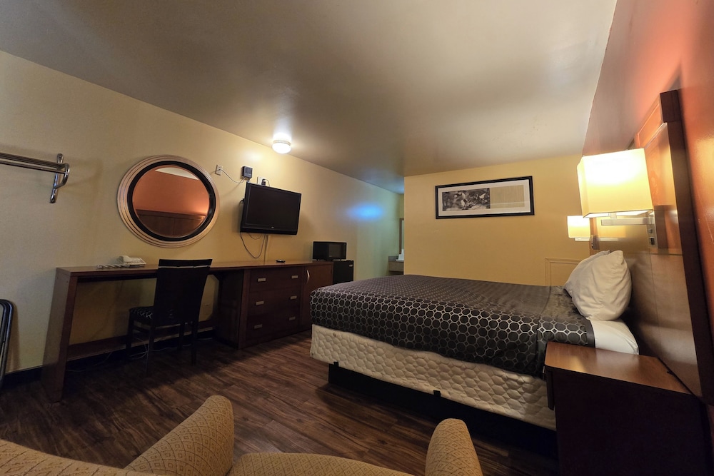 Sunrise Inn By OYO Newport News US-60 33/53