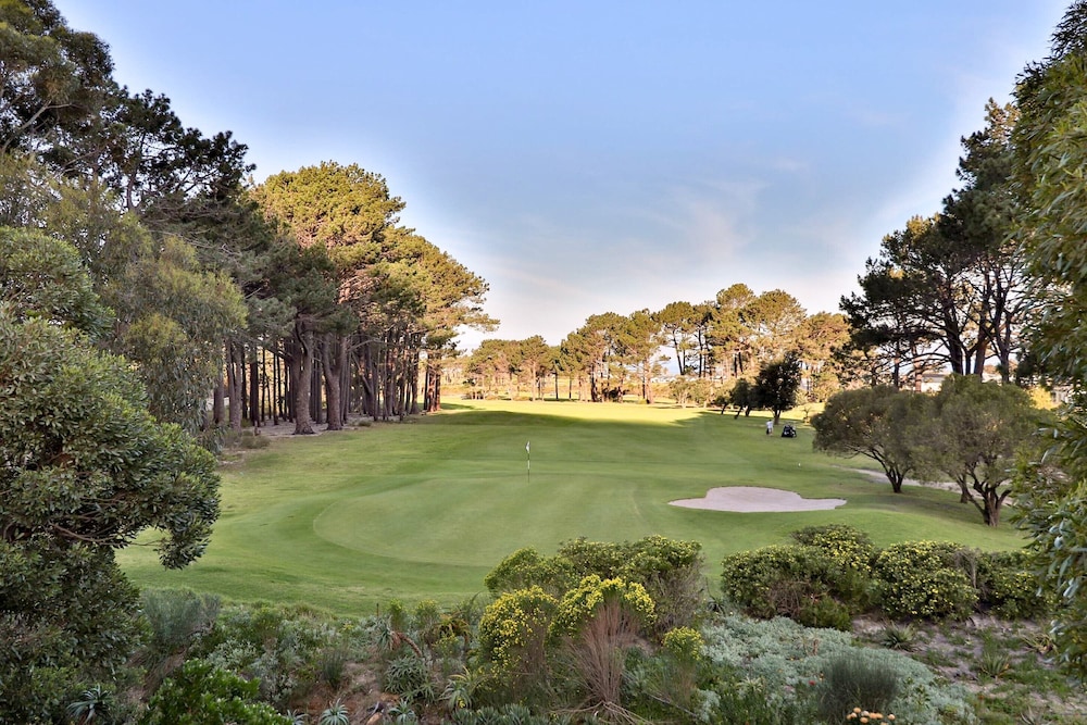 Hermanus Lodge on the Green 63/72