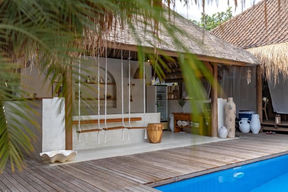 Castaway Resort 37/48