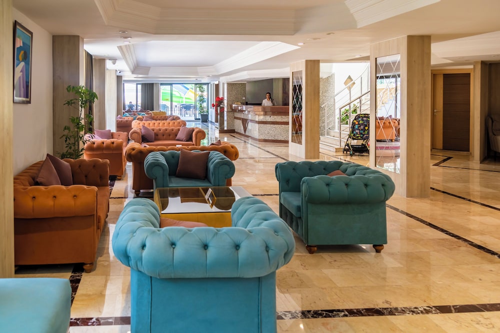 Fame Beach Hotel 20/40
