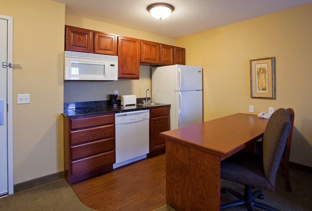 GrandStay Residential Suites Hotel 50/56