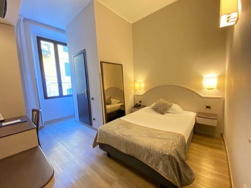 Mokinba Hotel Baviera 15/72