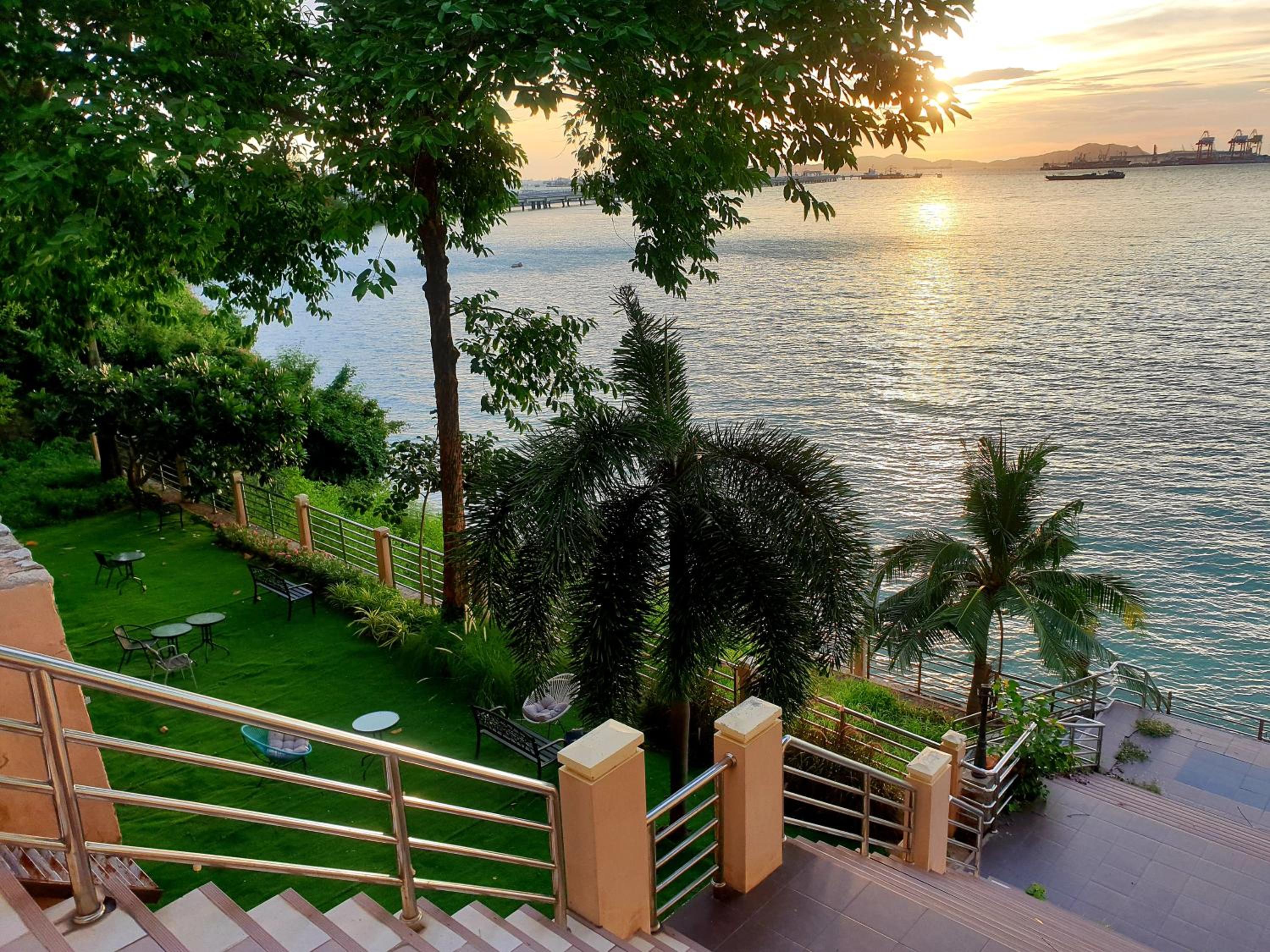 Chateau Vista Serviced Apartment 80/88