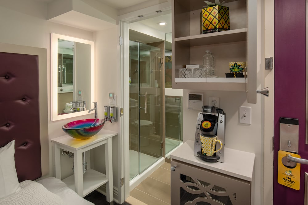 Staypineapple An Artful Hotel Midtown New York 65/65