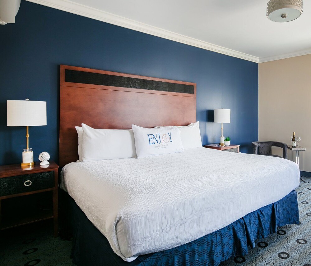 Bicycle Street Inn and Suites 19/50