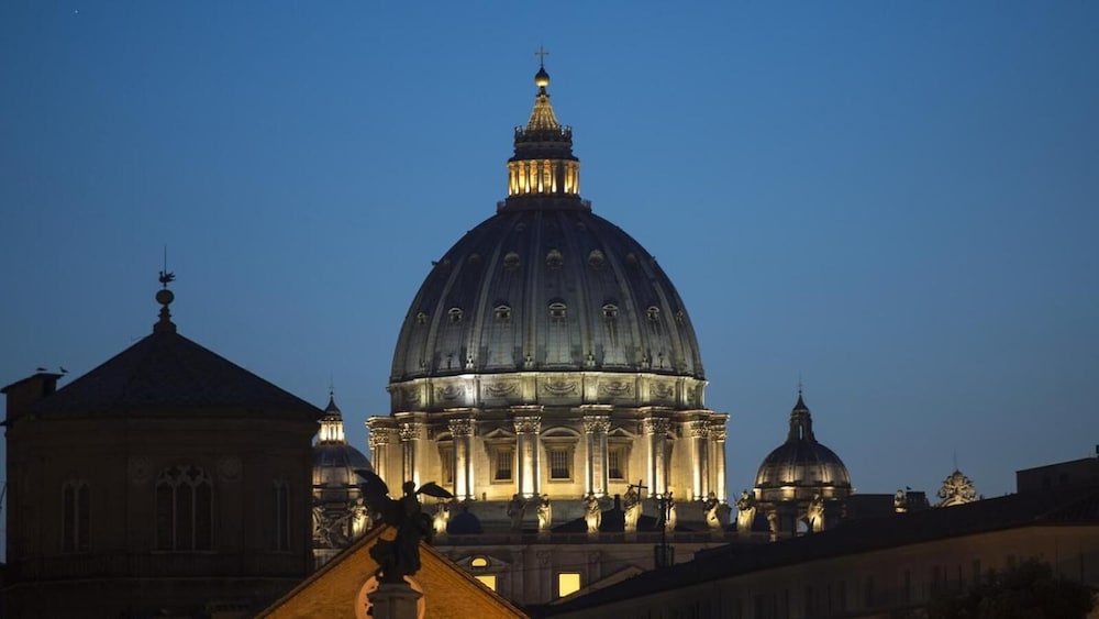 Beside The Vatican 1/65