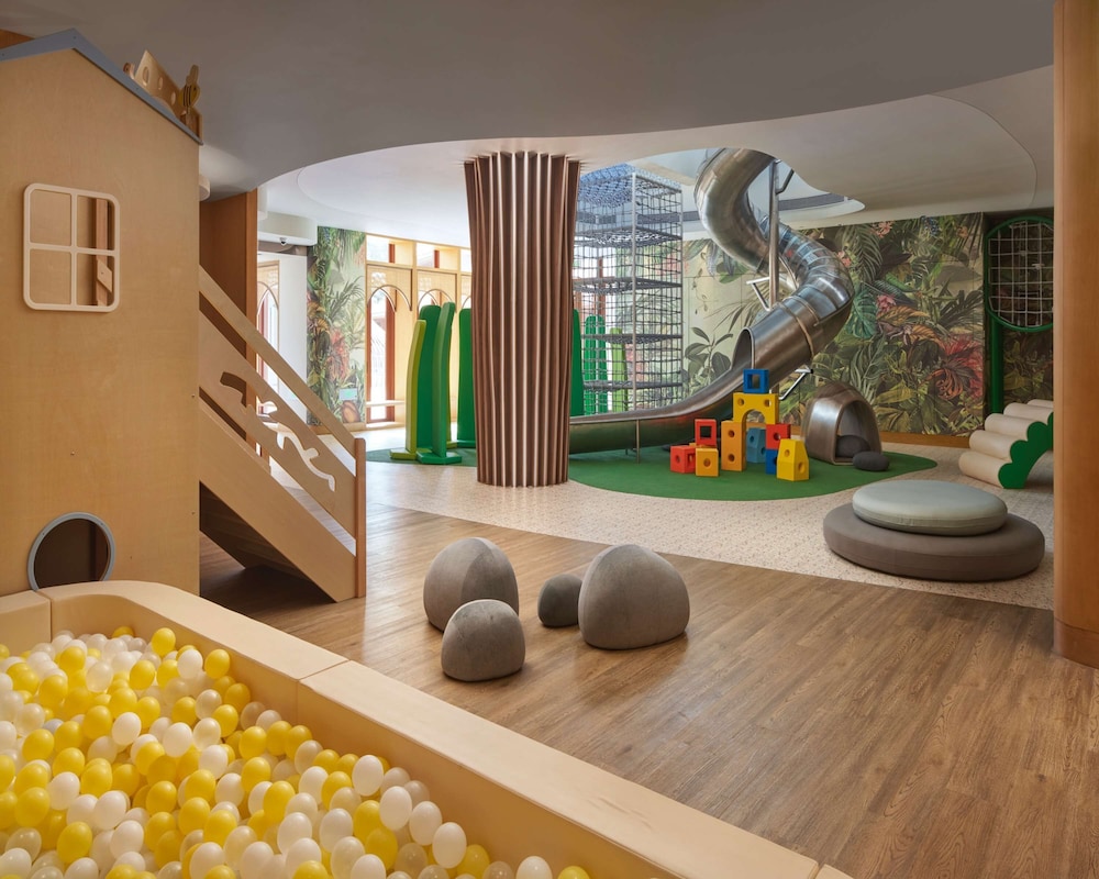 Grand Hyatt Shenzhou Peninsula 38/50