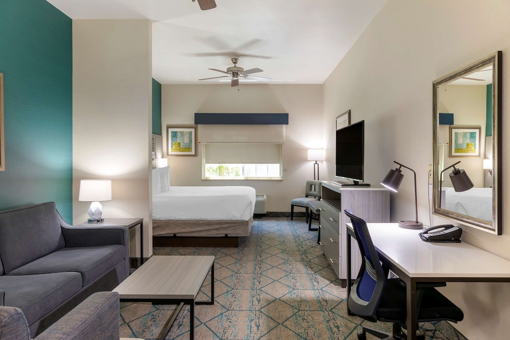 Best Western Plus Wasco Inn & Suites 45/63