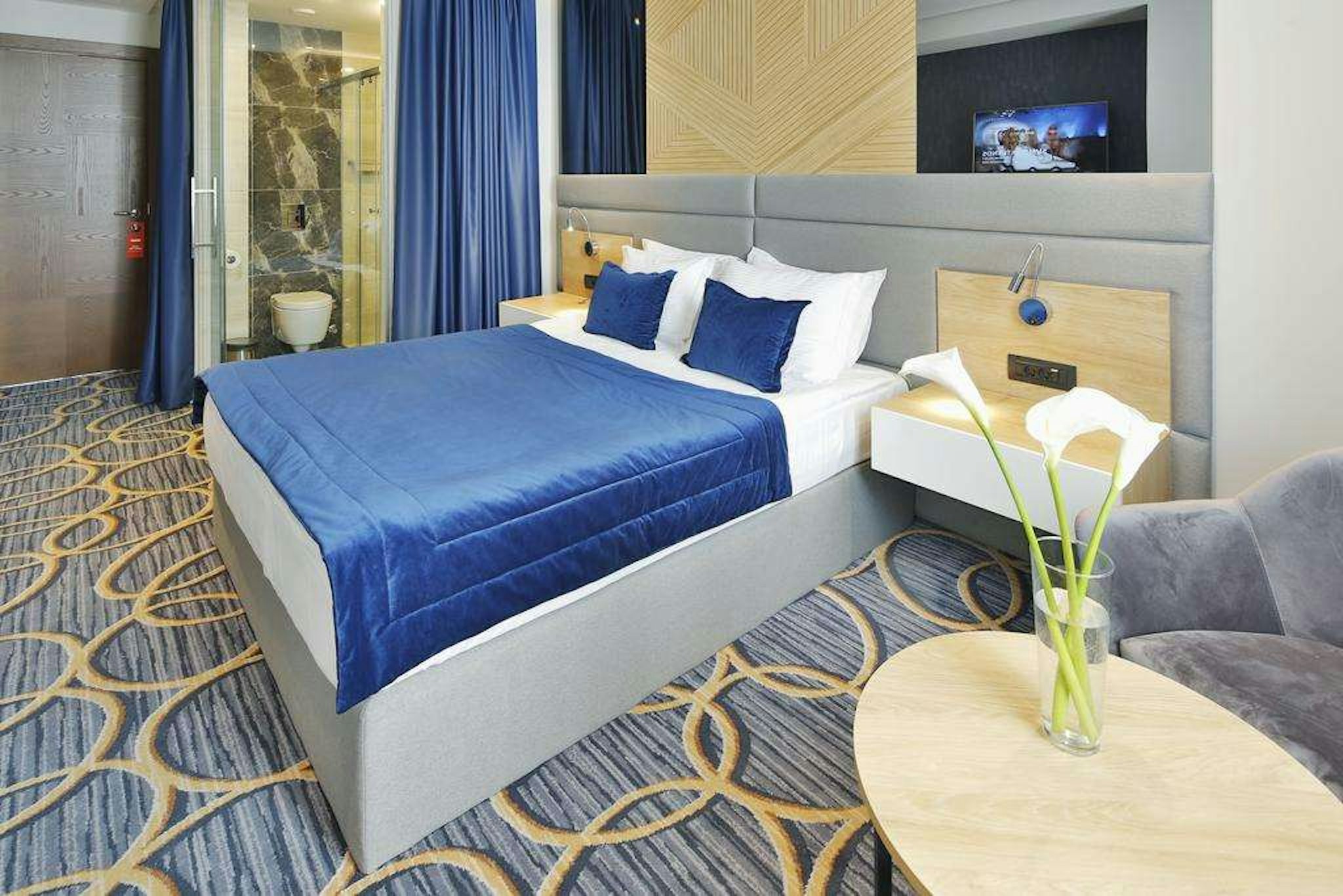 SKY HOTEL 22/49