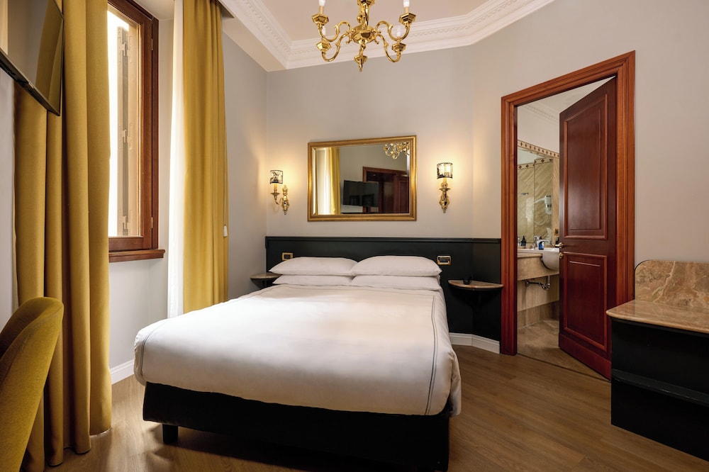 ROOM, SINGLE