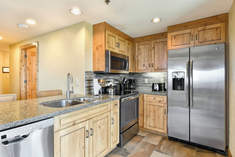 Loft, Residence, Studio, King Bed, Sofa, Grand Summit Hotel 5/5