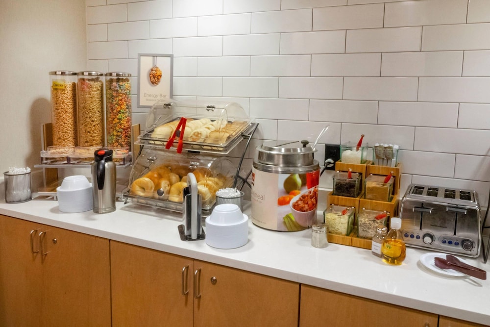 Fairfield Inn Suites Hazleton 42/52
