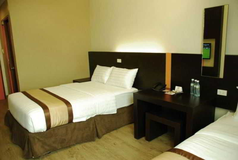 Cuarto Hotel 7/20