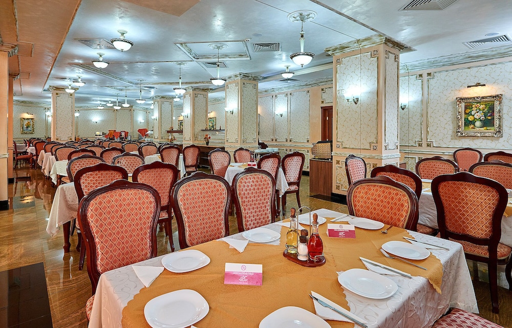 Hotel Karolina 45/60