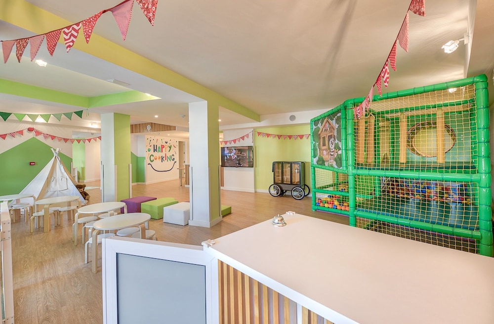 Hotel LIVVO Koala Garden 54/66
