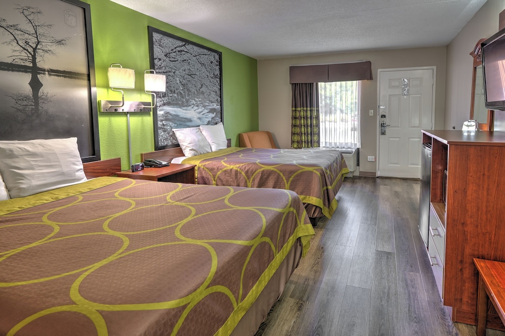 Super 8 By Wyndham Knoxville West/Farragut 22/48