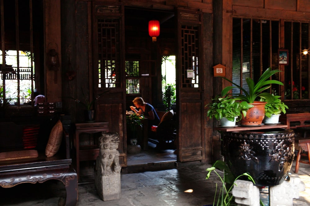 Yide Hotel 8/49