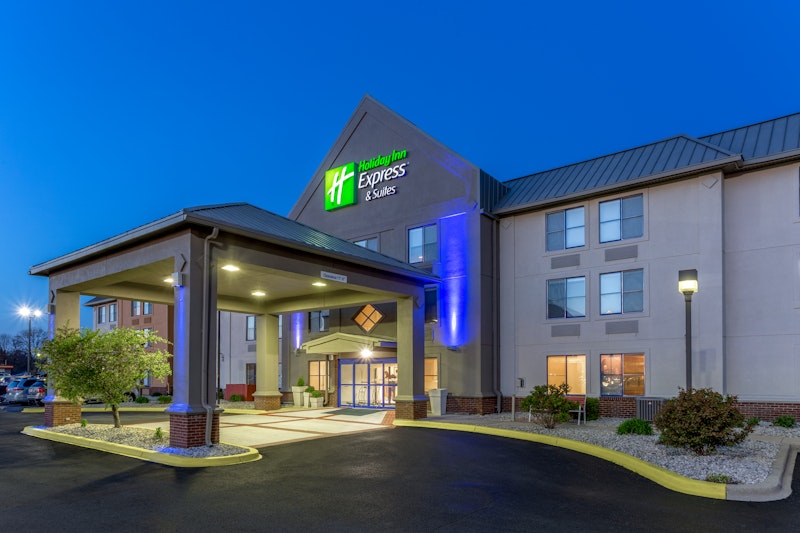 Holiday Inn Express Hotel Suites Scottsburg 2/57