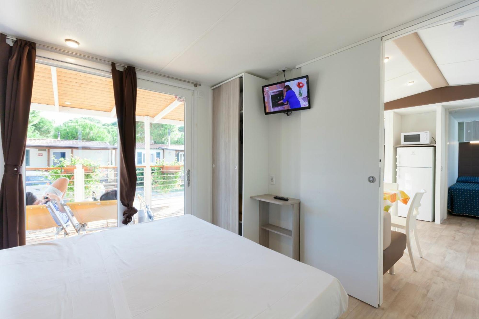 3 Bedrooms, Mobile Home