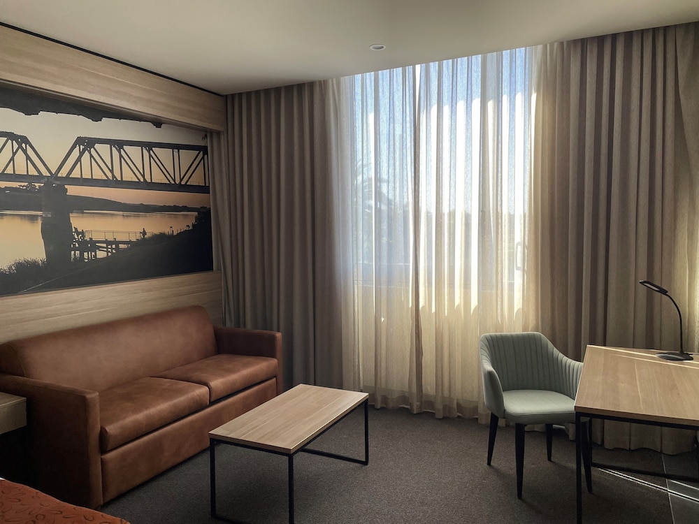 Bridgeport Hotel 16/34