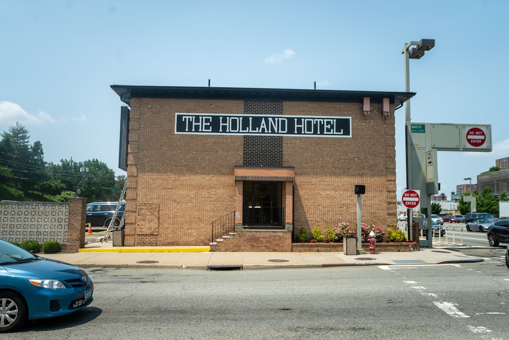 The Holland Hotel 2/49