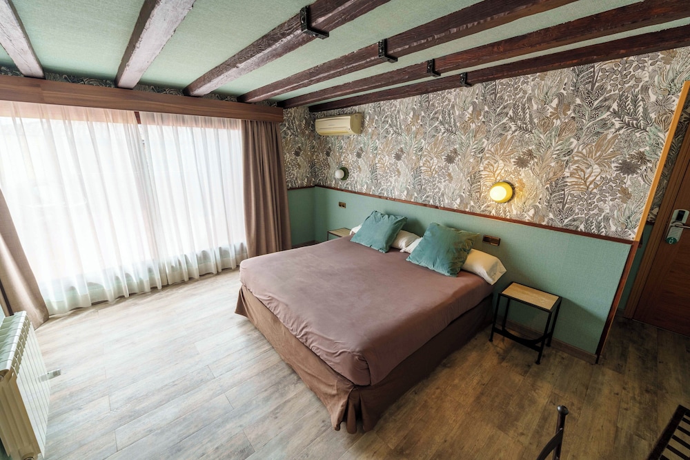 Hotel Sol 8/32