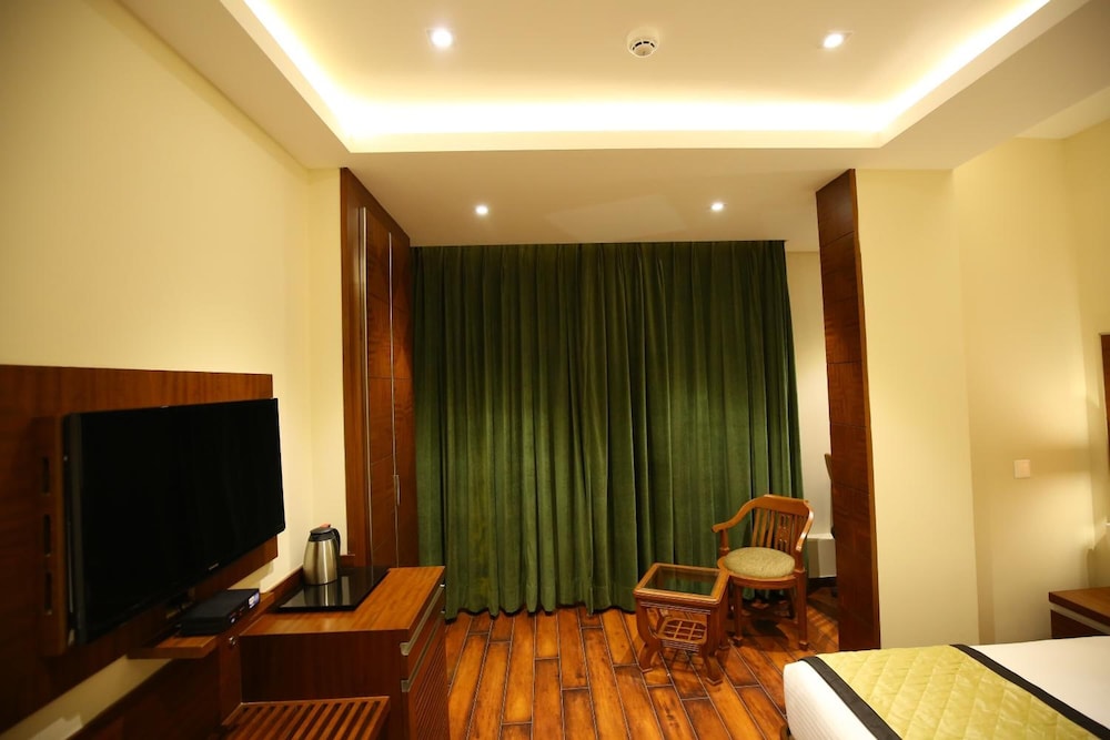 The Ic's Hotel 24/30
