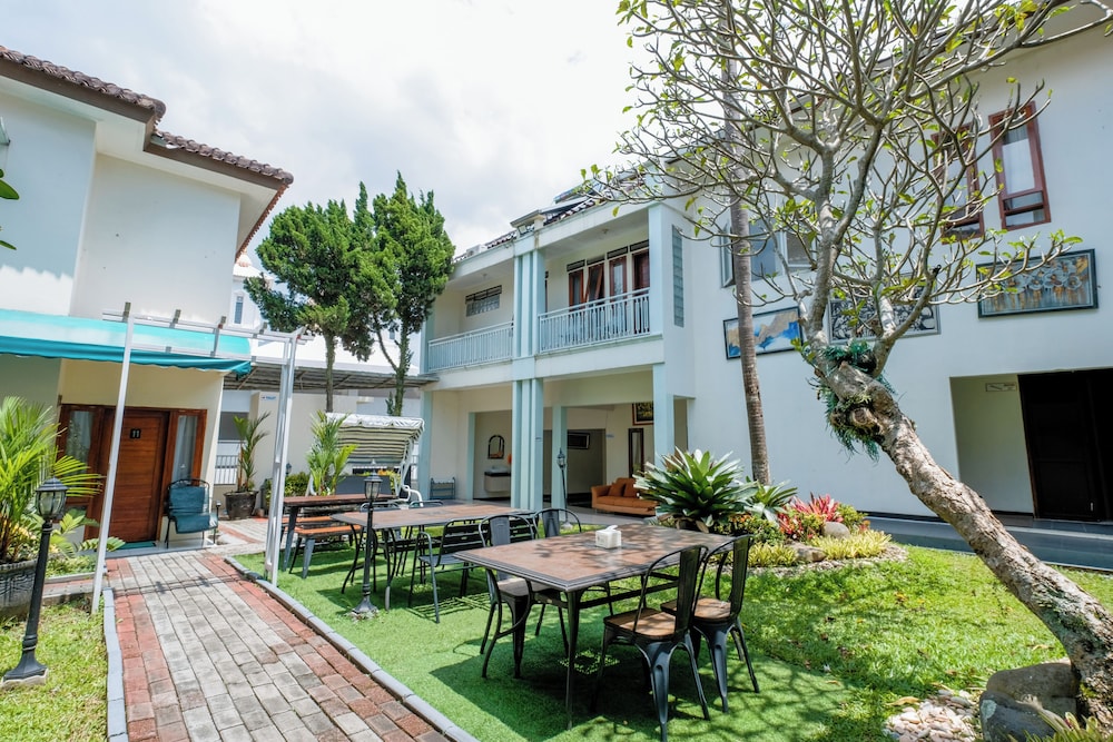Aleyra Hotel and Villa Garut 47/50