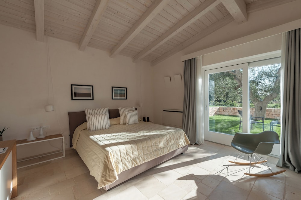 Deluxe, King Bed, Patio, Garden Area