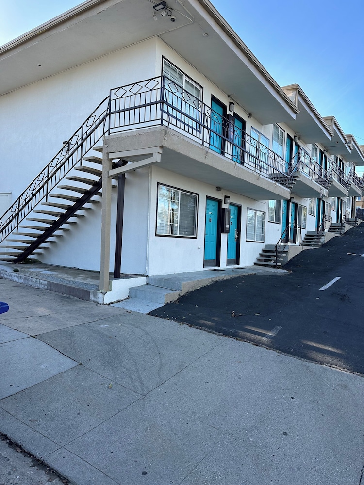Fireside Inn Santa Cruz 48/63