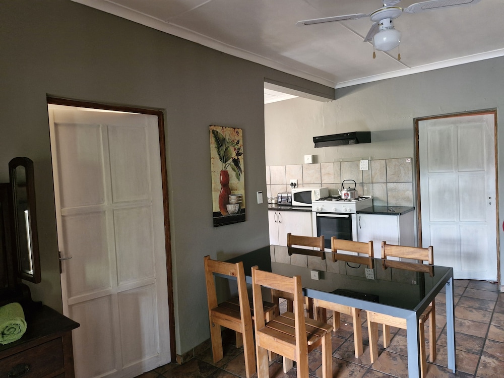 Ibis Place Guest House 27/50