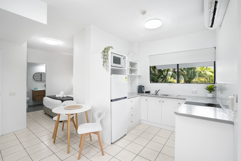 AMAROO AT TRINITY 13/50
