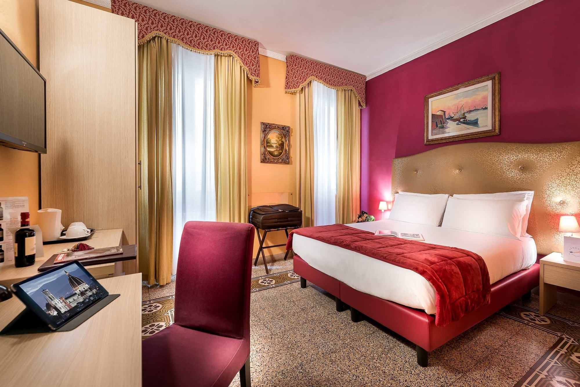 ROOM, QUADRUPLE