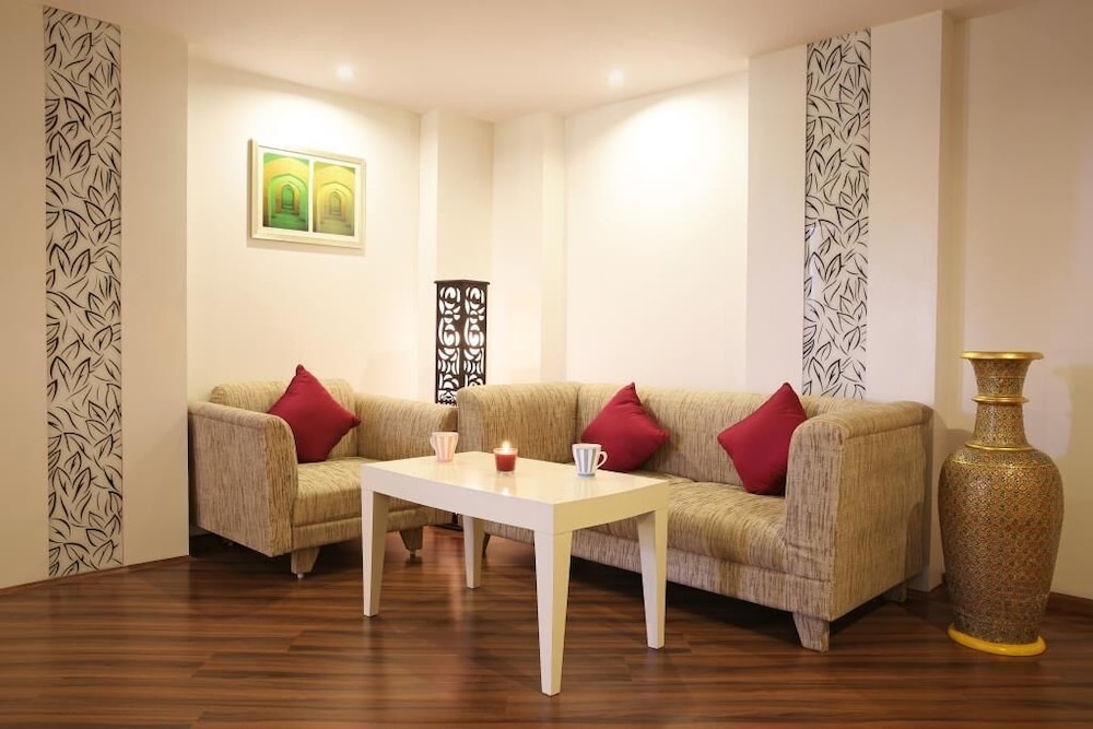 GOLDEN TULIP JAIPUR 26/50