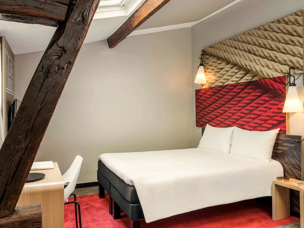 STANDARD, DOUBLE BED
