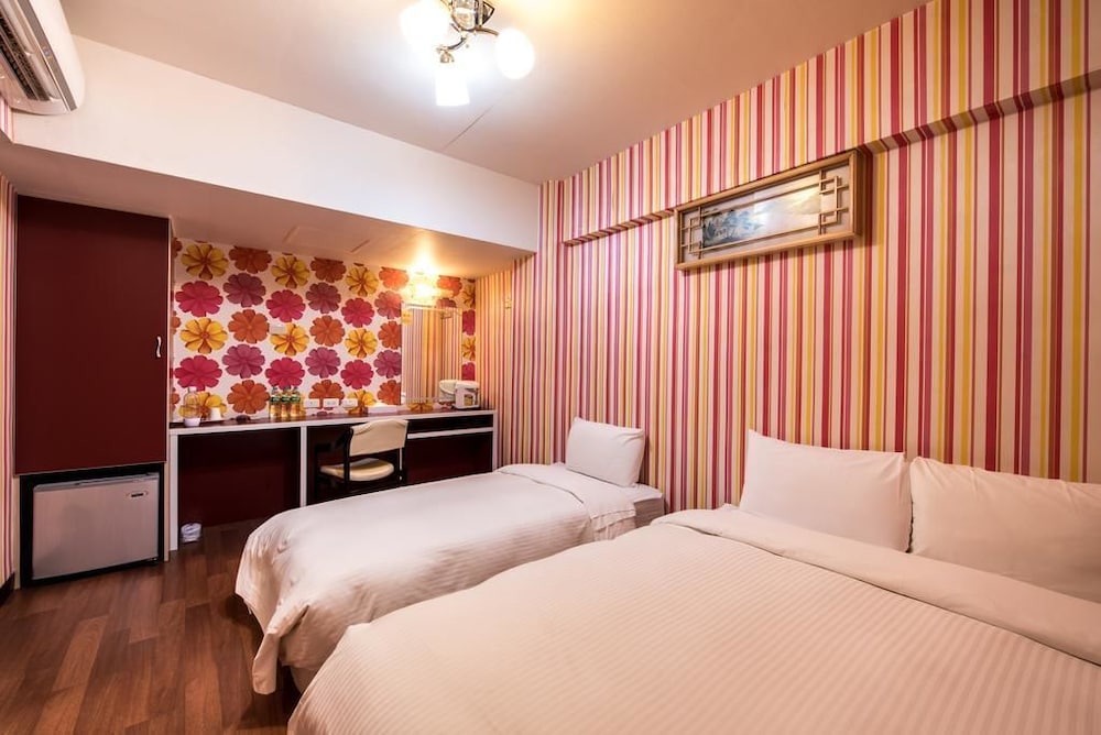 South Sea Hotel 27/49