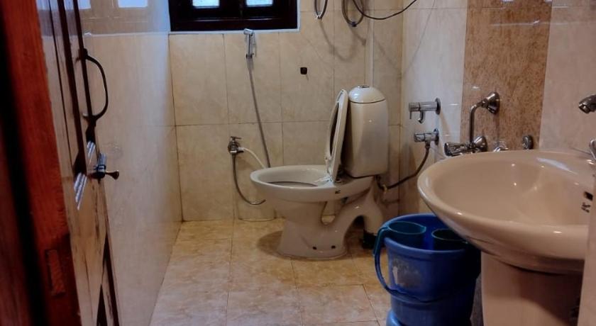HOTEL PALESTINE 17/18