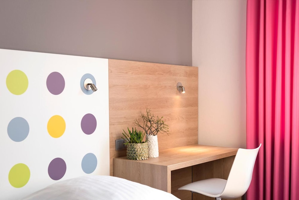 Creatif Hotel Elephant 4/22