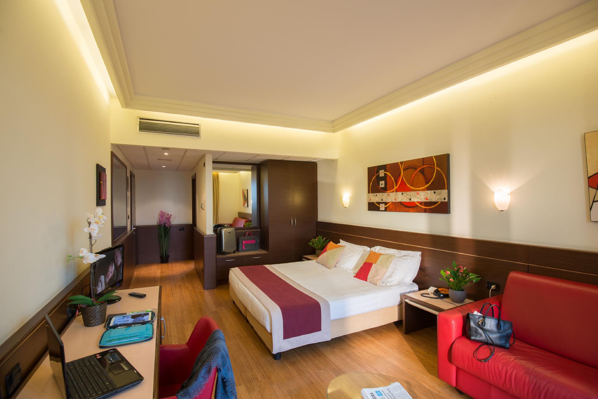 Room, Triple