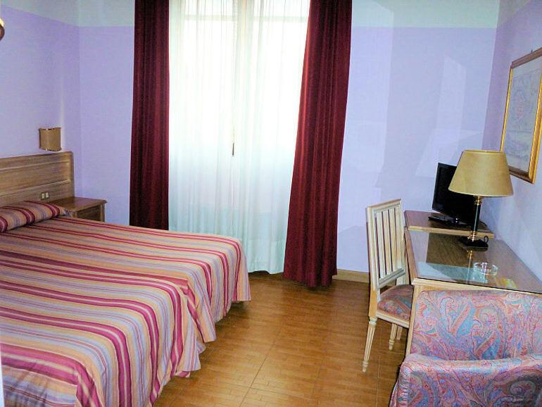 Room, Double Bed