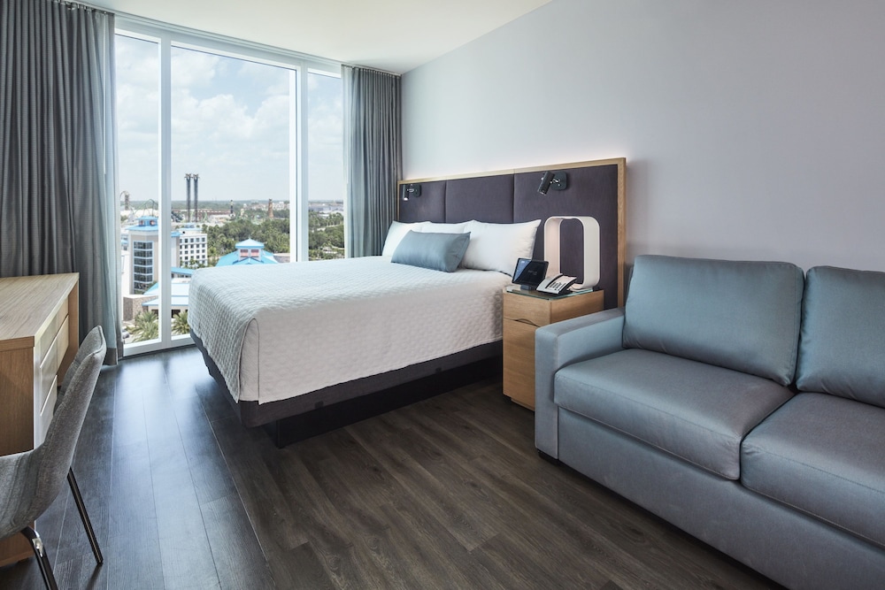 STANDARD, KING BED, SOFA, ACCESSIBLE