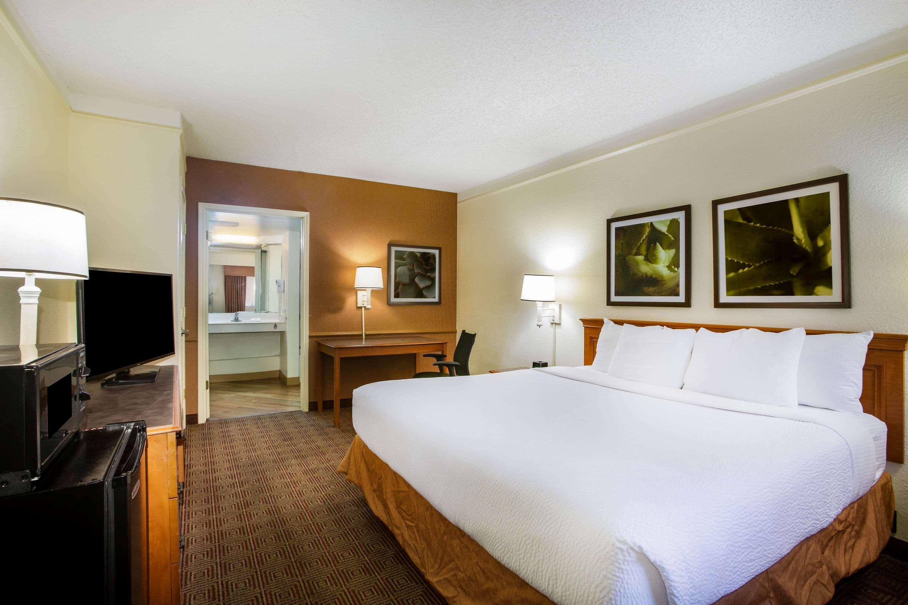 Room, Double Bed, Accessible