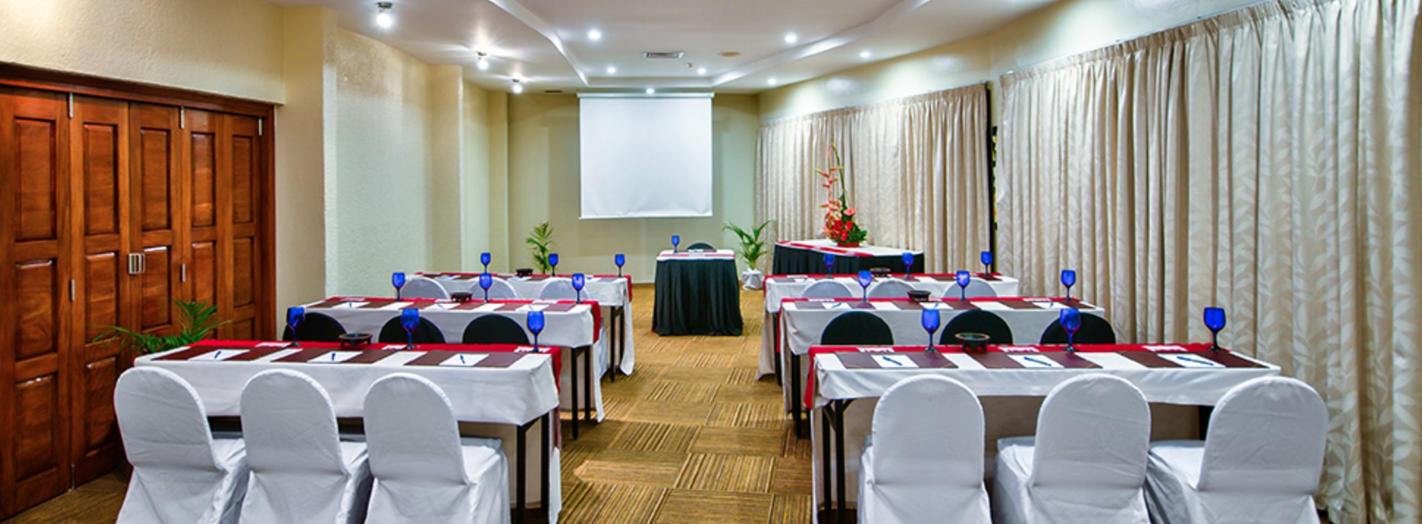 Tanoa Plaza Hotel 4/6